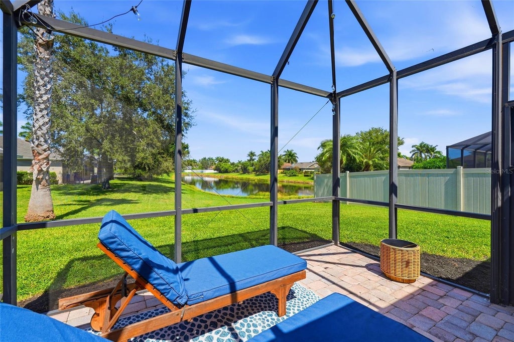 Photo of 3415 72nd Drive E, Sarasota, FL 34243 (MLS # A4708070)