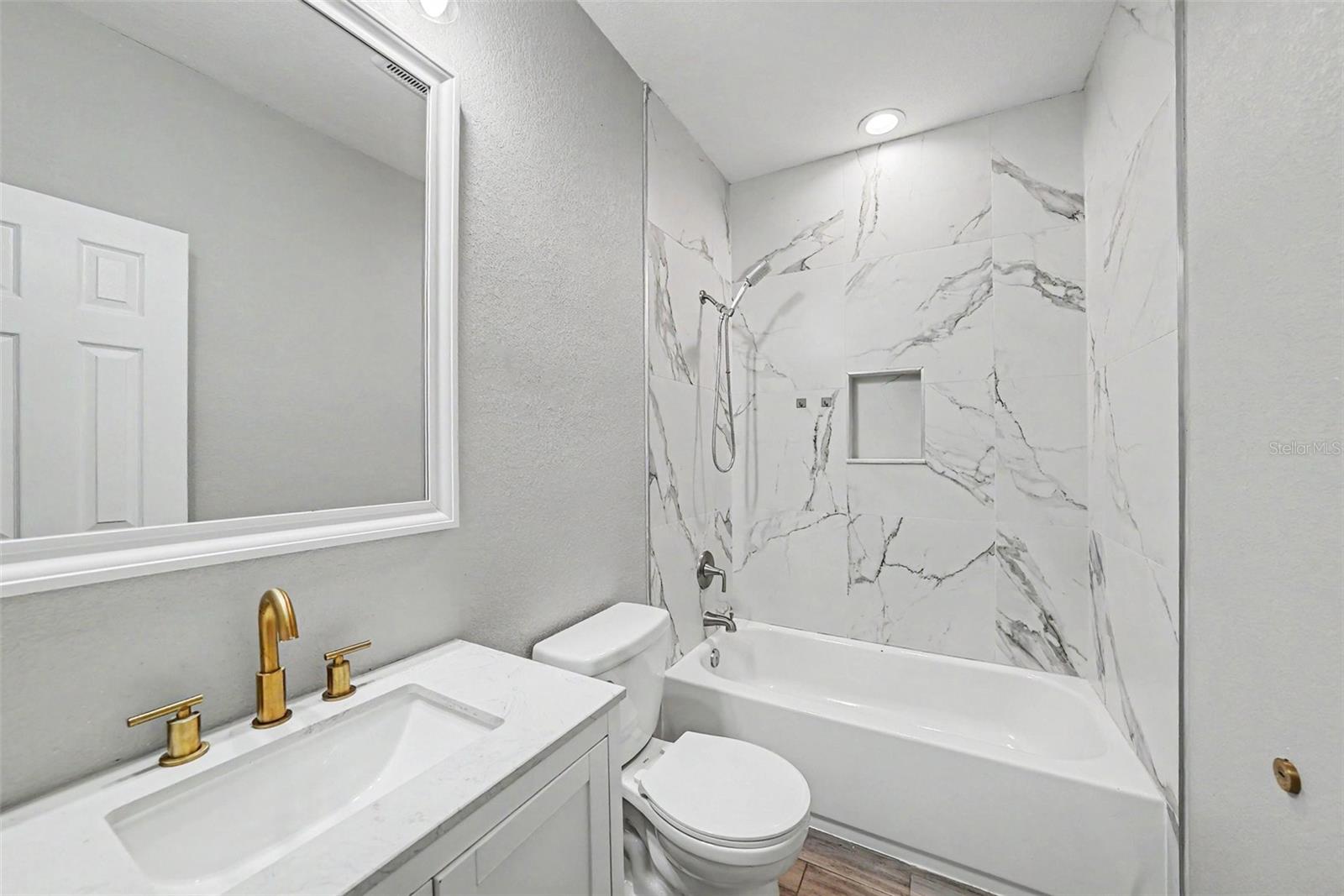 2619 W ST CONRAD