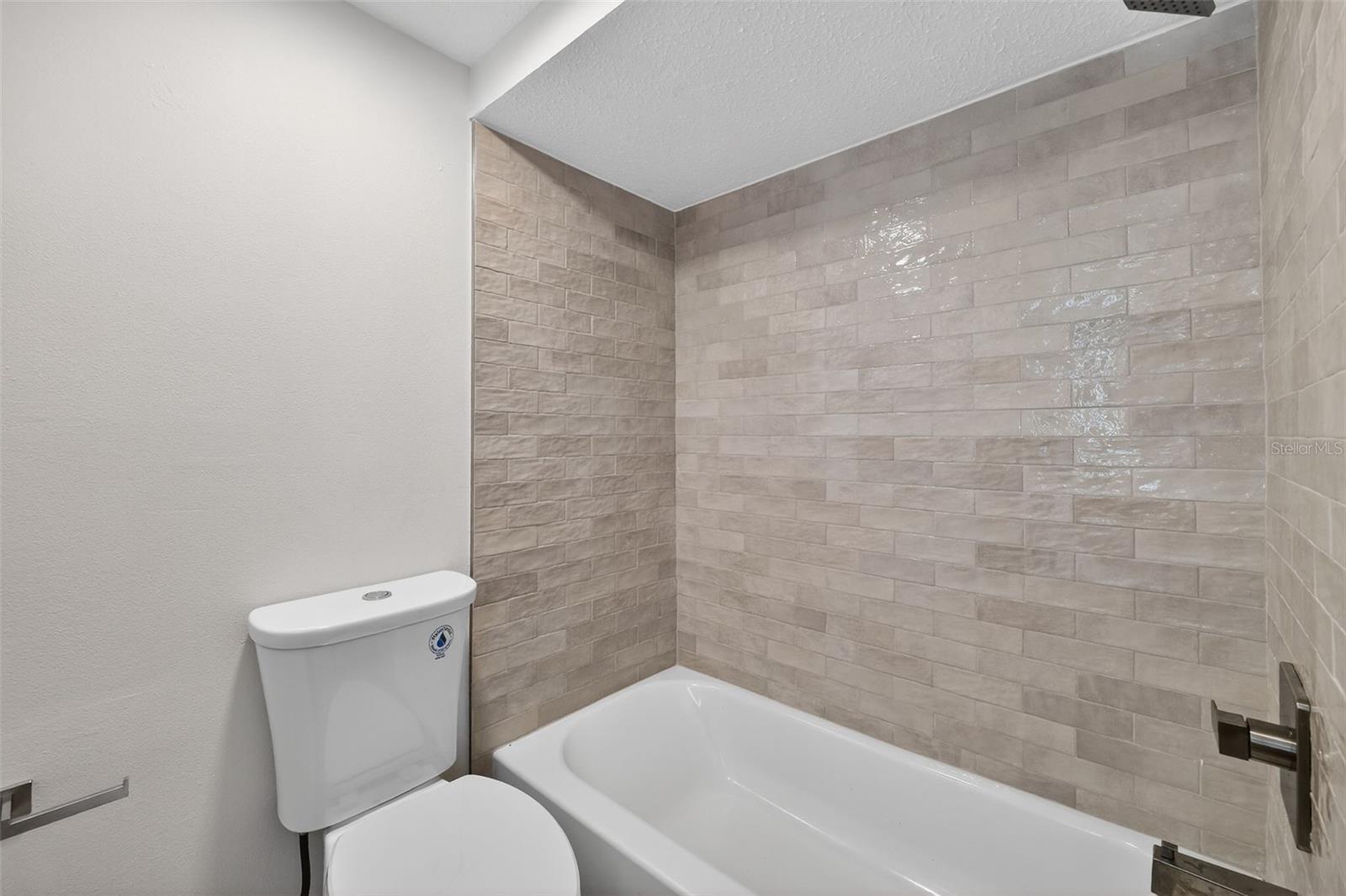 ACREAGE - Residential Lease