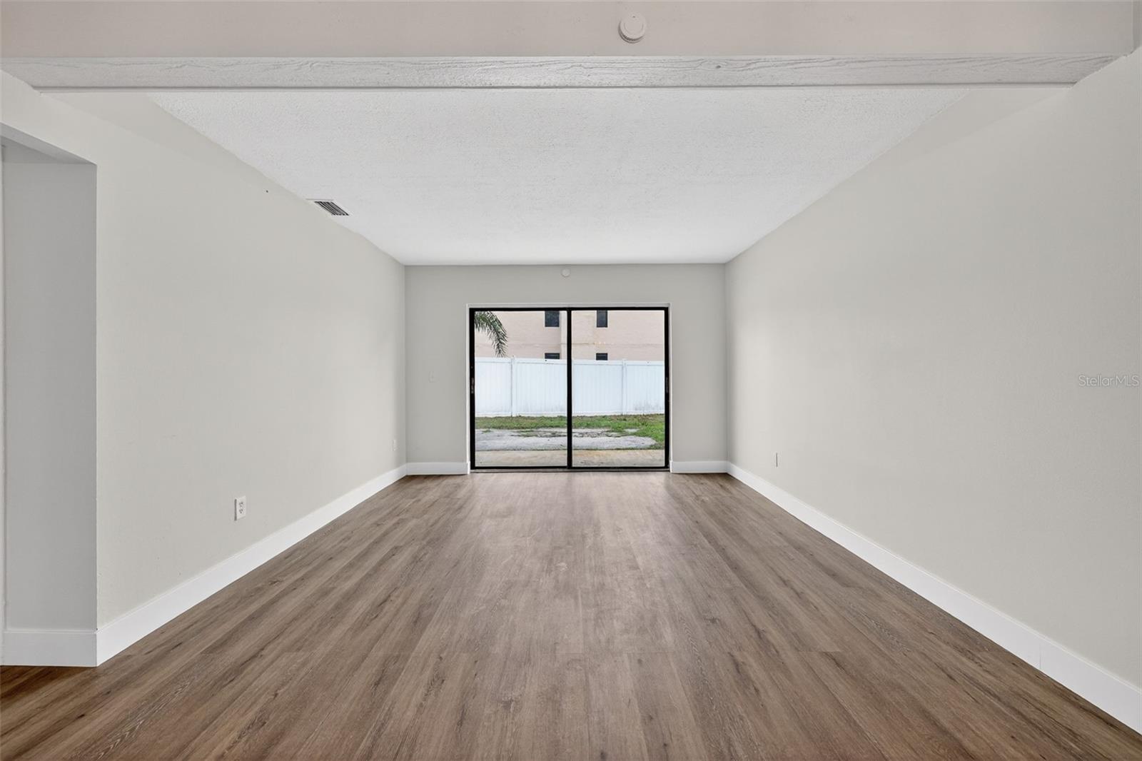 ACREAGE - Residential Lease