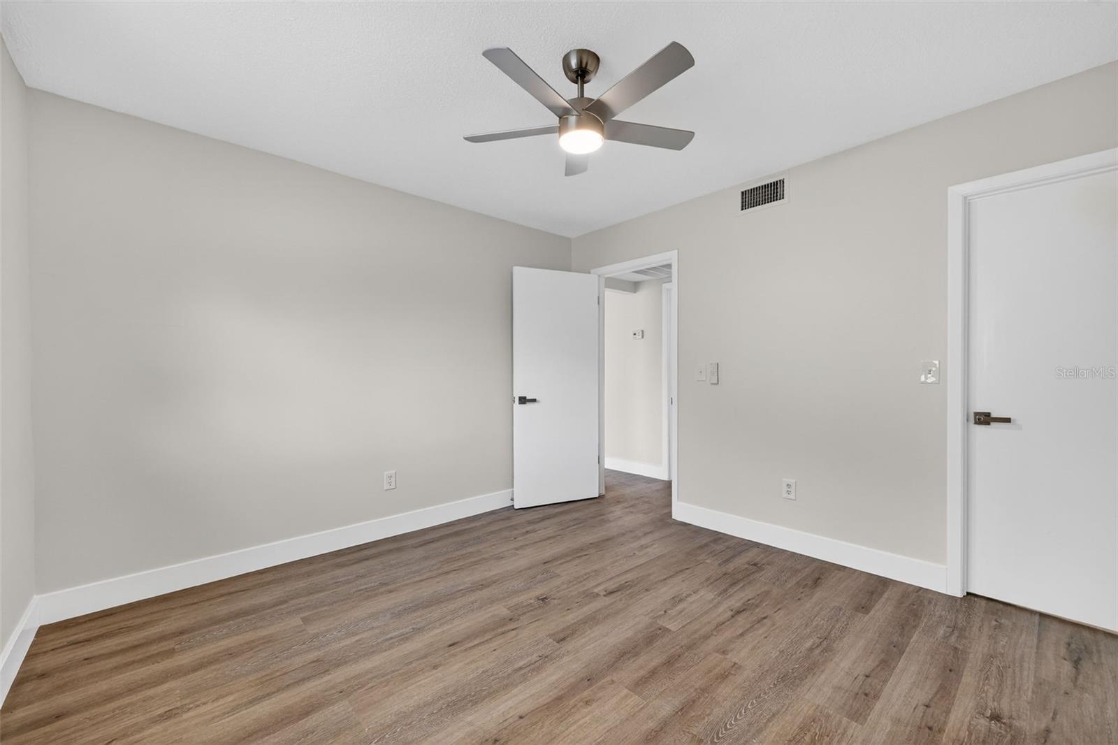 ACREAGE - Residential Lease