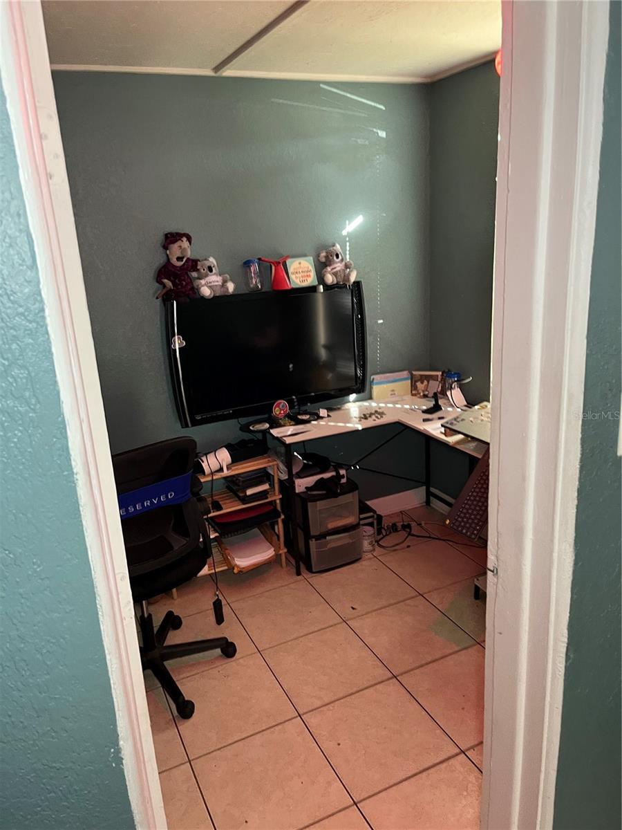 LAKE LAWNE SHORES - Residential