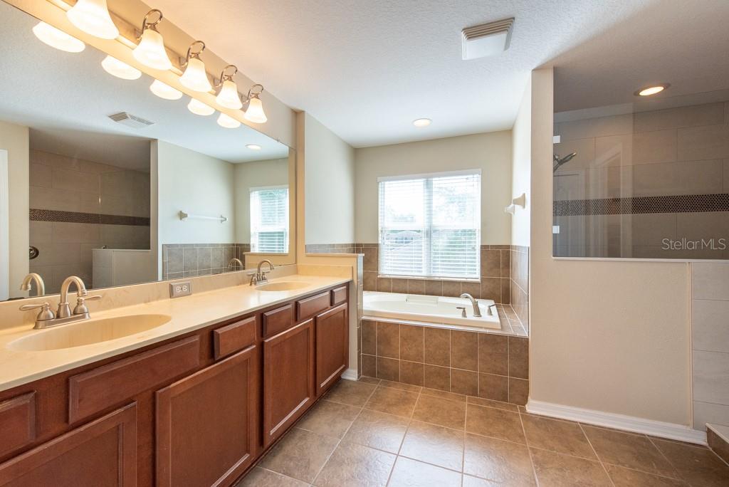 18424 CYPRESS BAY PARKWAY