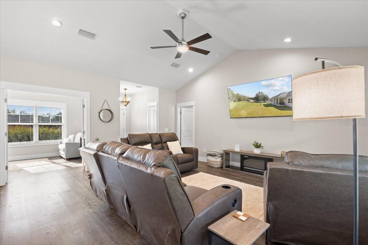 CANNON CREEK PLACE - Residential