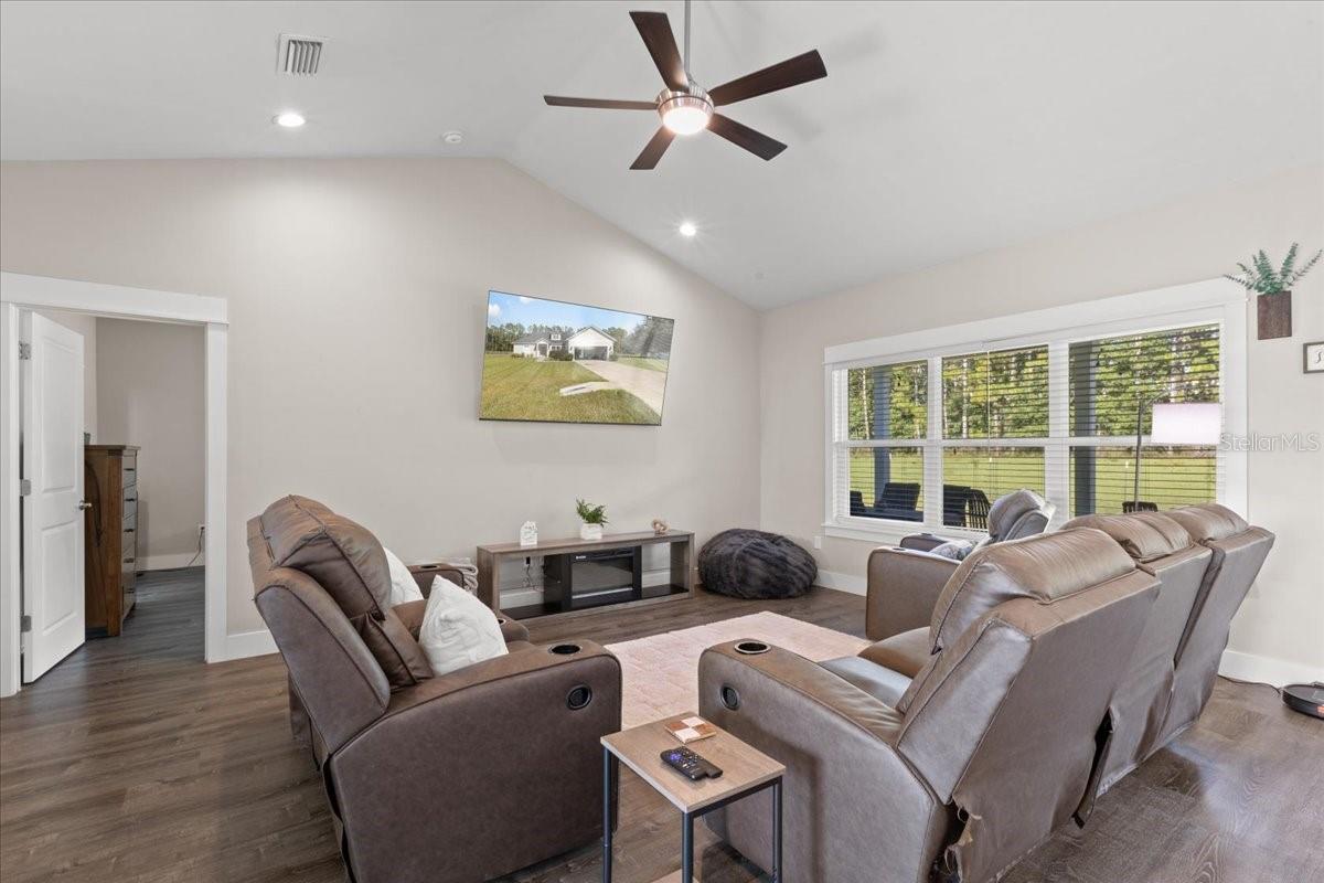 CANNON CREEK PLACE - Residential