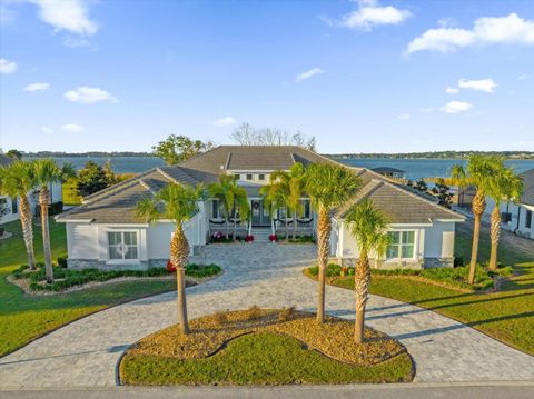 A home in TAVARES