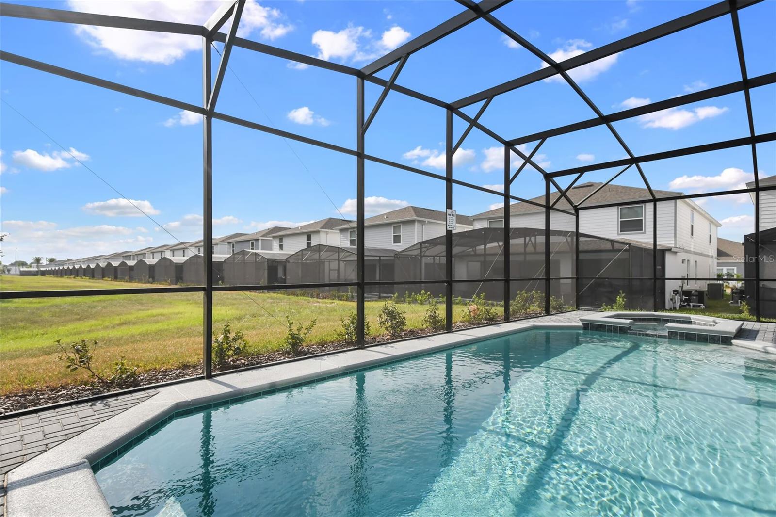 WINDSOR ISLAND RESIDENCE PH 2B - Residential