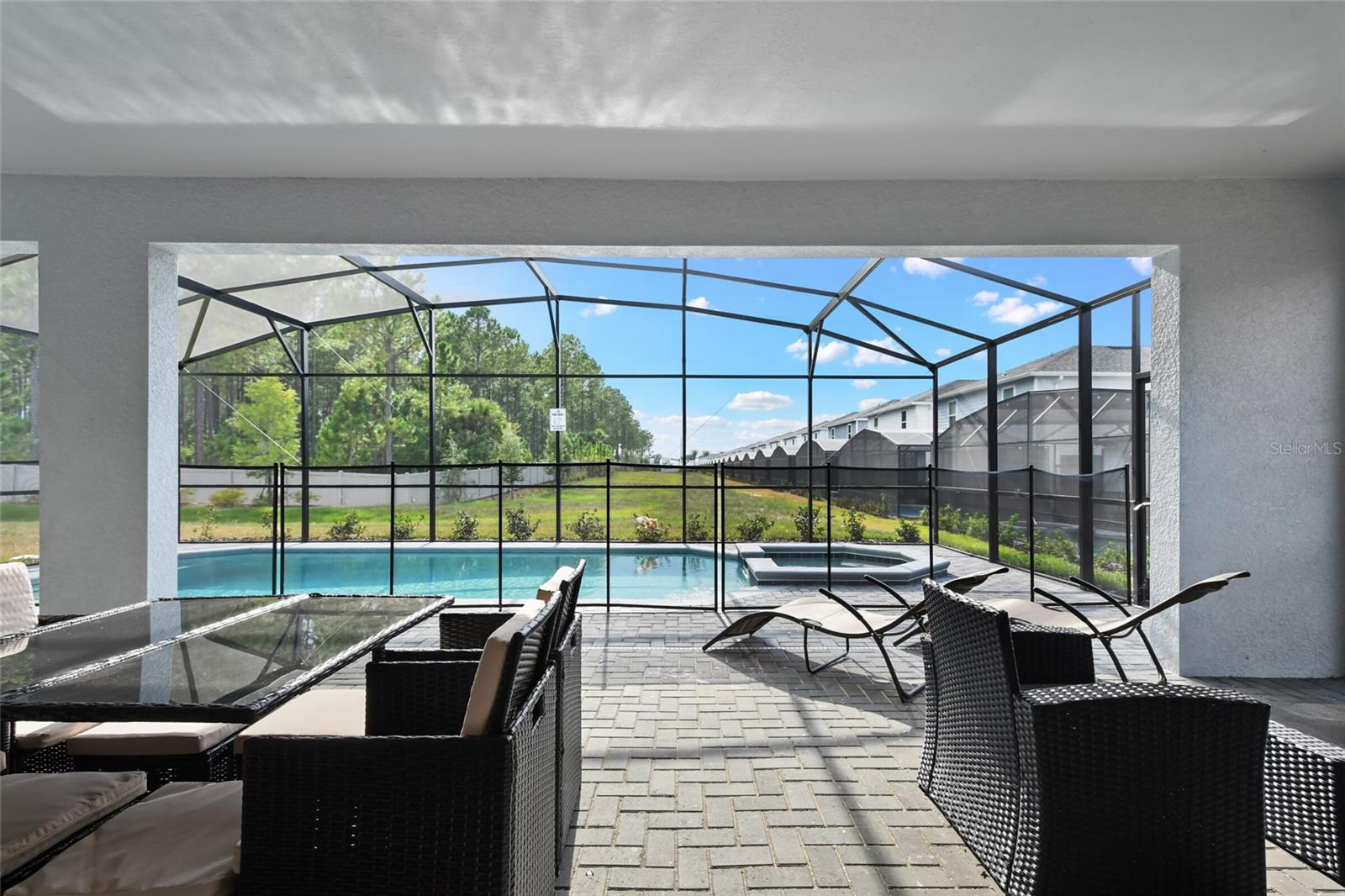 WINDSOR ISLAND RESIDENCE PH 2B - Residential