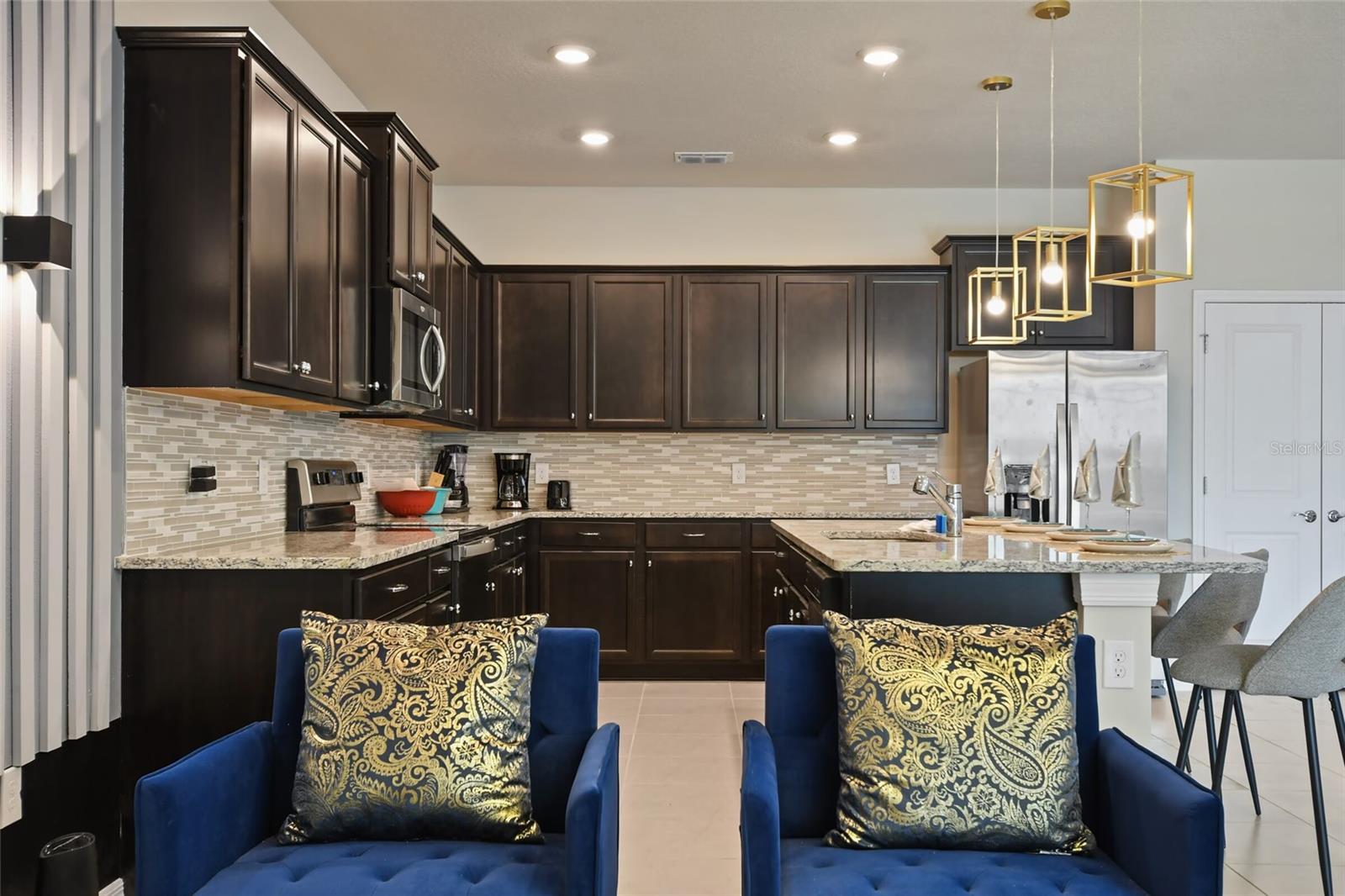 WINDSOR ISLAND RESIDENCE PH 2B - Residential