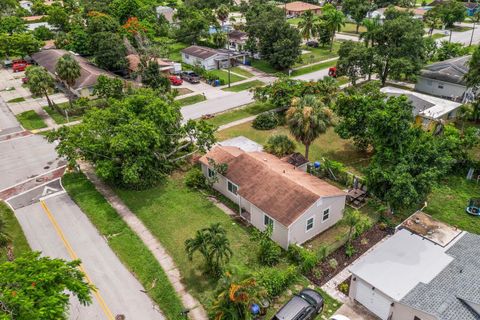 A home in FORT MYERS