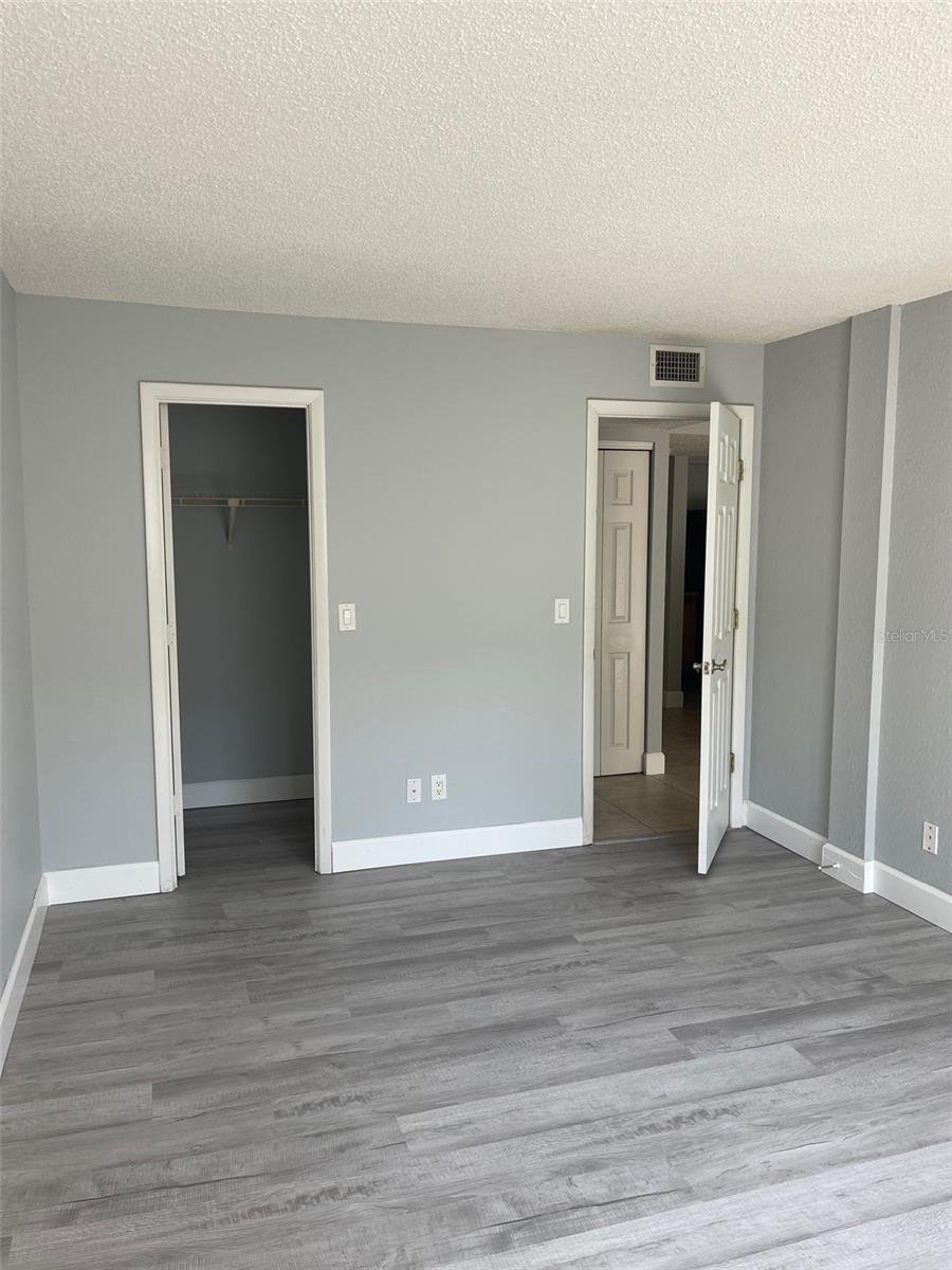 SARASOTA PALMS - Residential