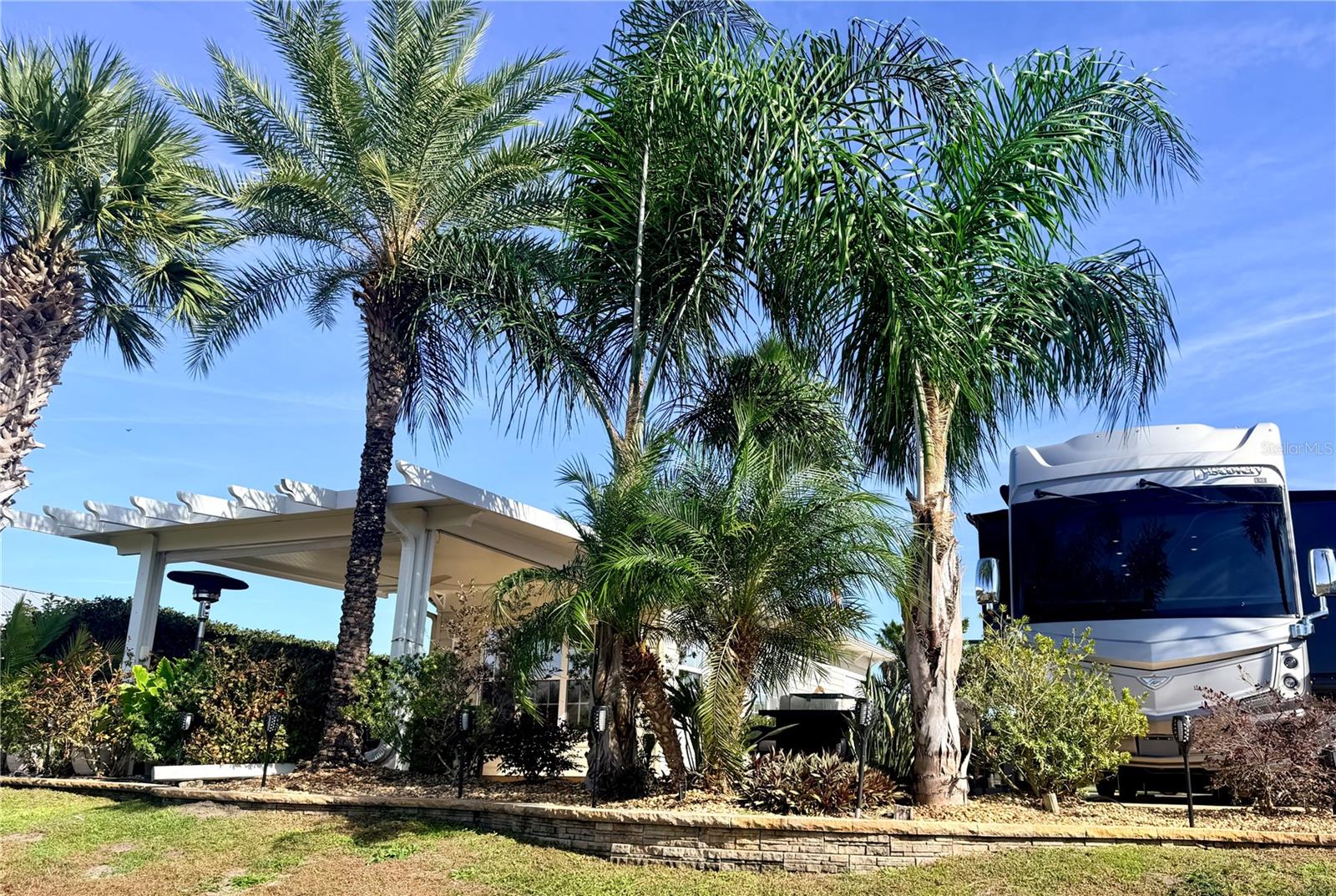 FLORIDA GRANDE MOTOR COACH RESIDENCE - Land