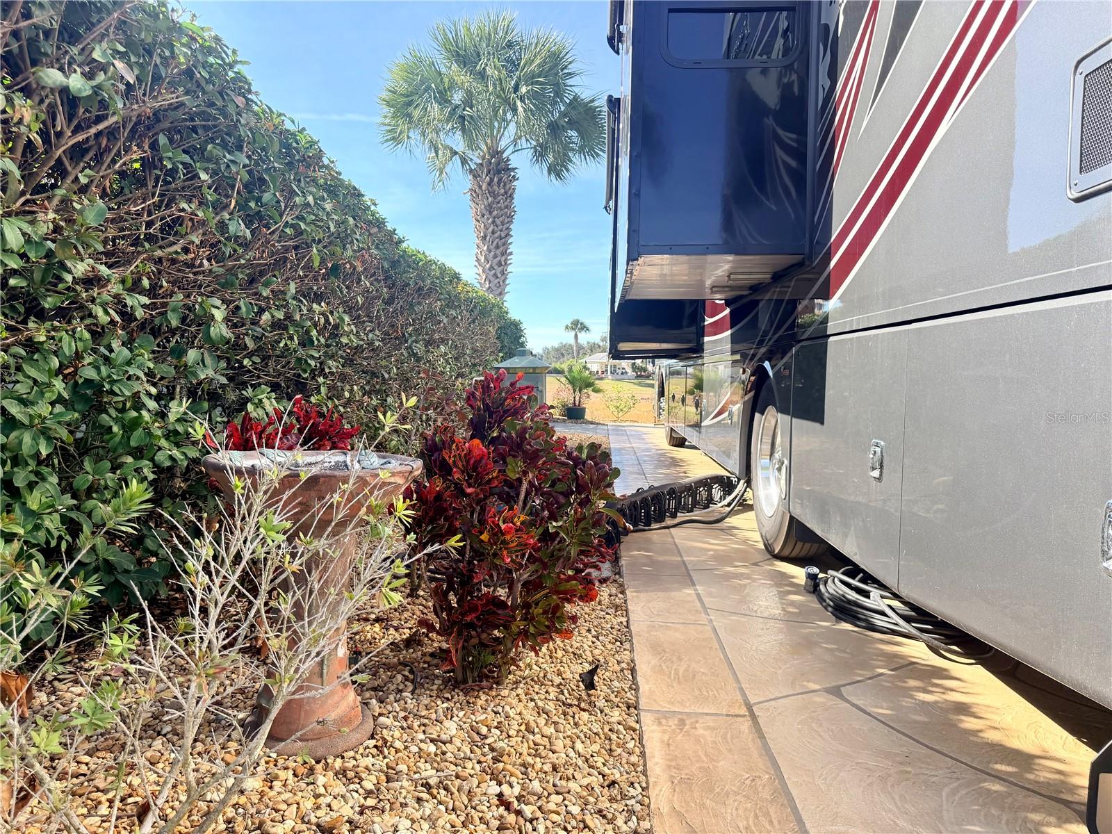 FLORIDA GRANDE MOTOR COACH RESIDENCE - Land