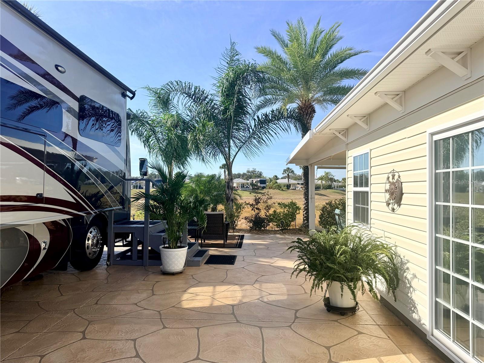 FLORIDA GRANDE MOTOR COACH RESIDENCE - Land