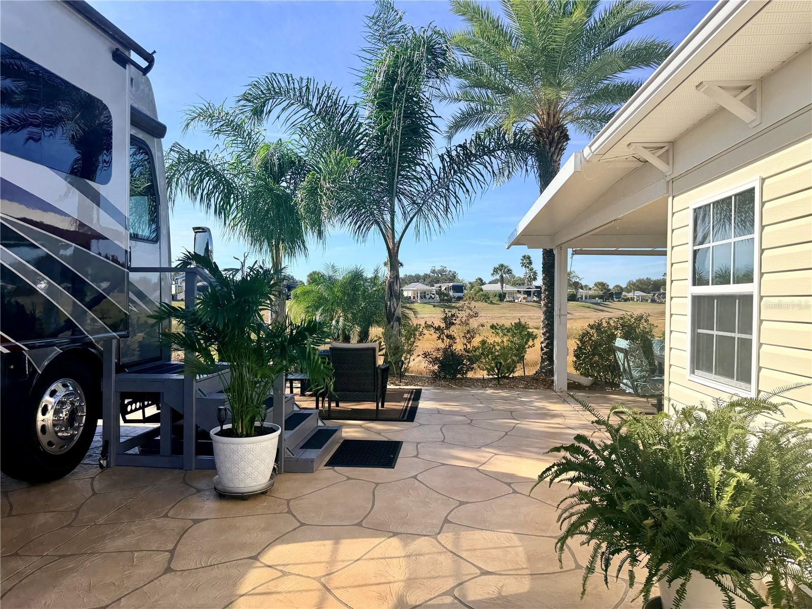 FLORIDA GRANDE MOTOR COACH RESIDENCE - Land