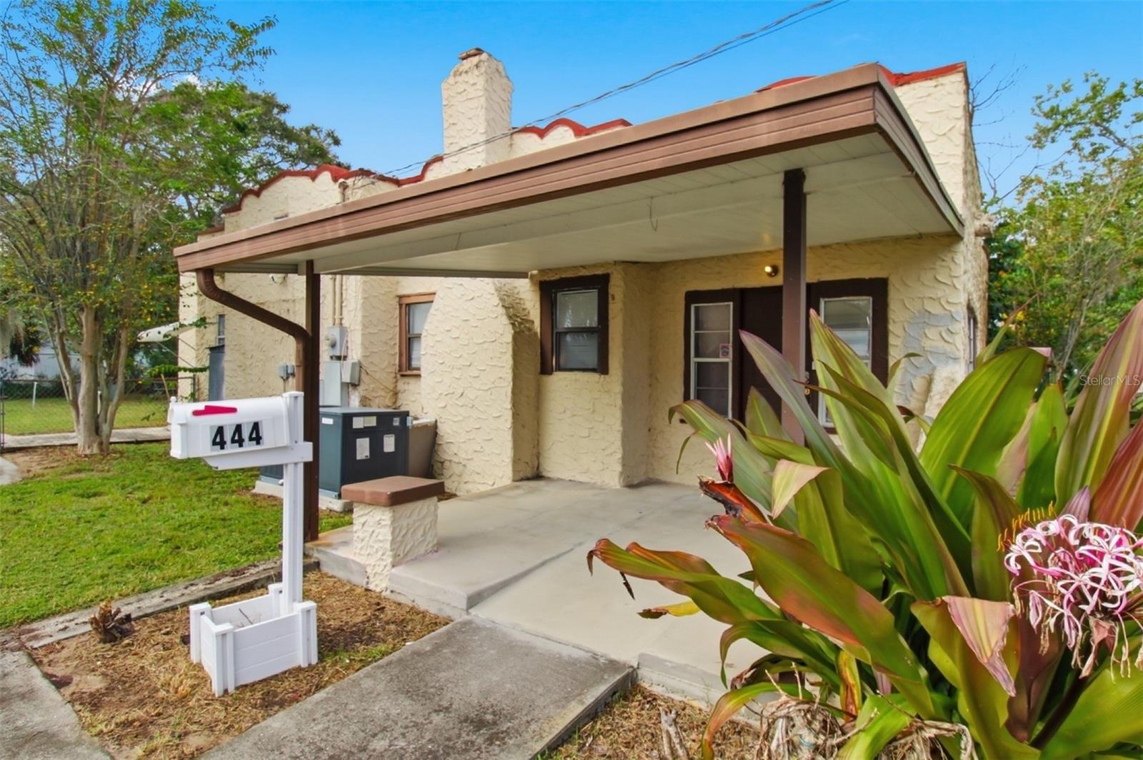 444 AVENUE I SE