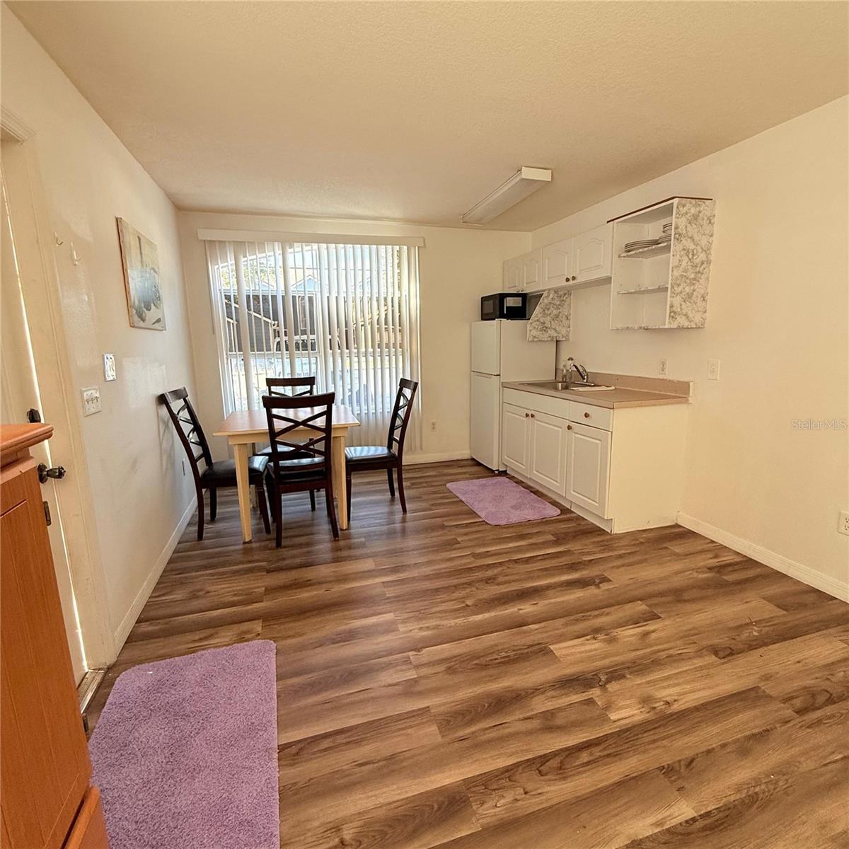 ISLAND CLUB WEST PH 02 - Residential Lease