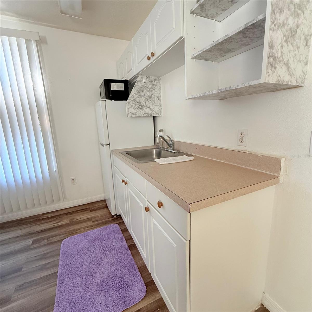 ISLAND CLUB WEST PH 02 - Residential Lease