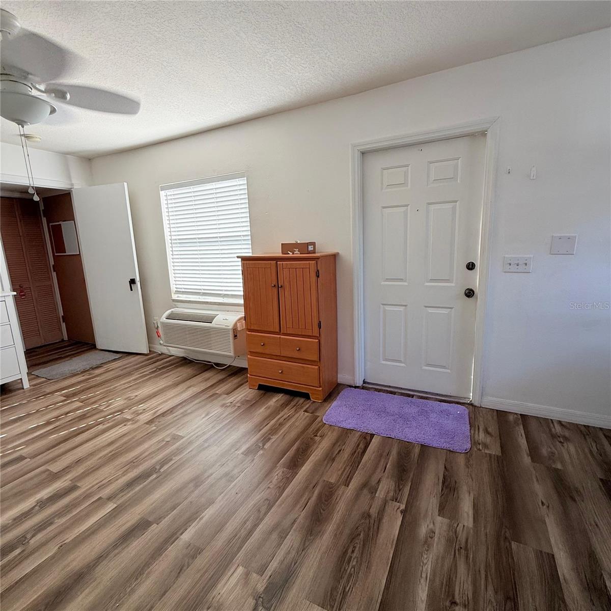 ISLAND CLUB WEST PH 02 - Residential Lease