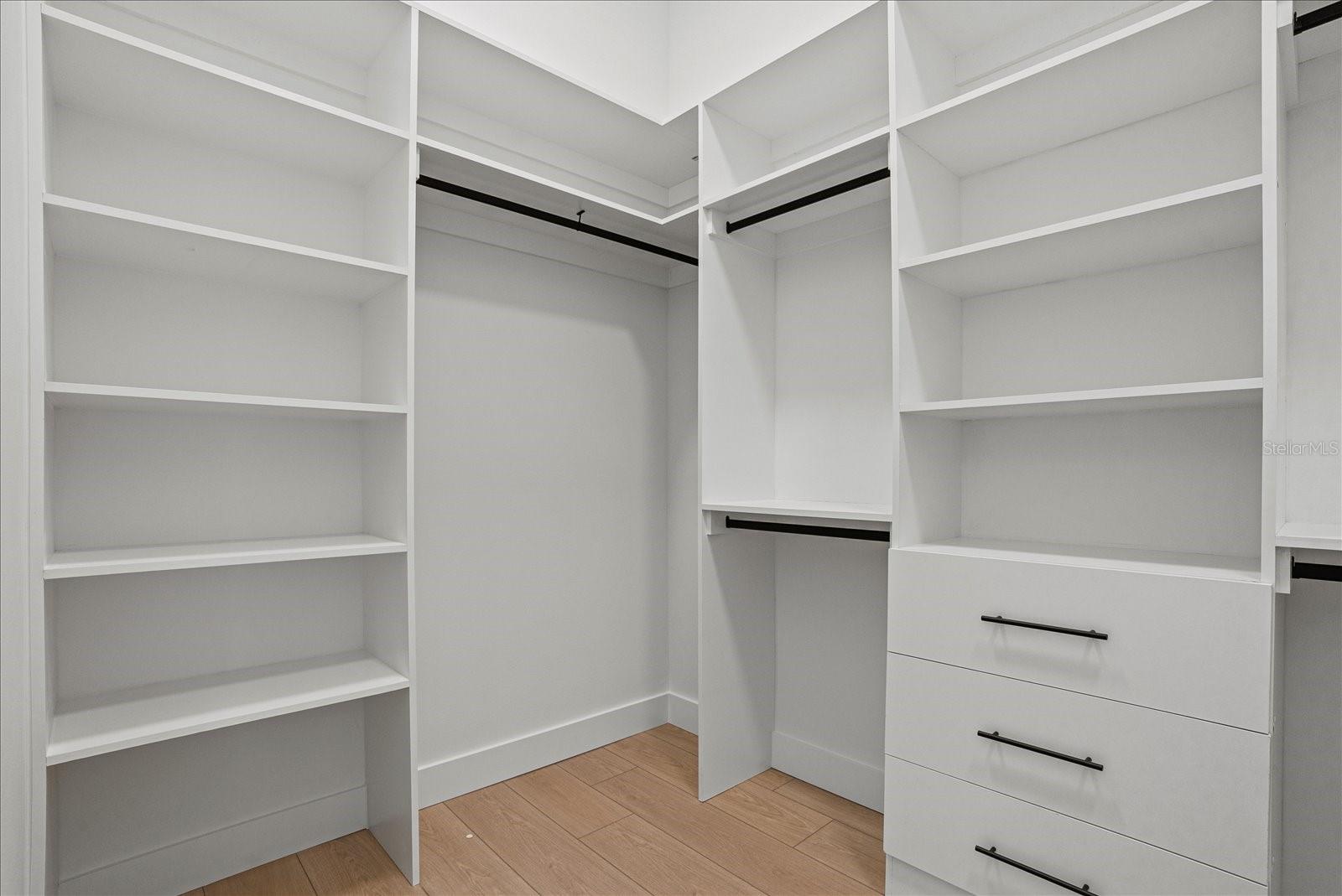 LAUREL LANDINGS ESTATES - Residential