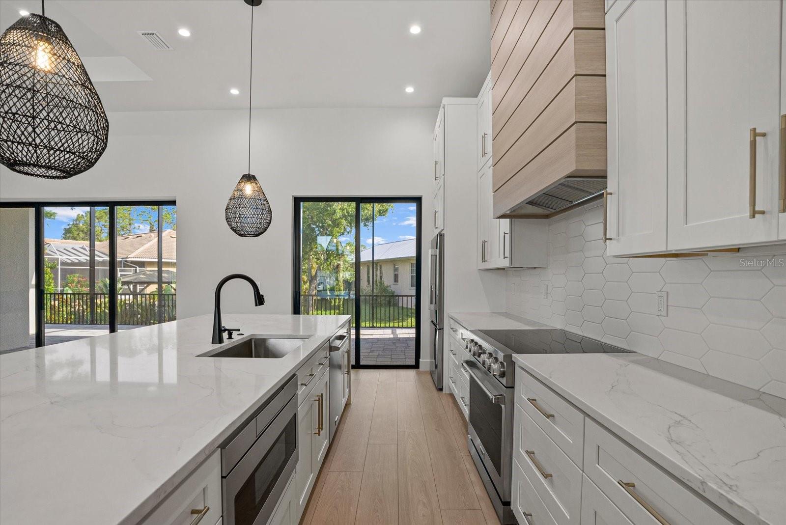 LAUREL LANDINGS ESTATES - Residential