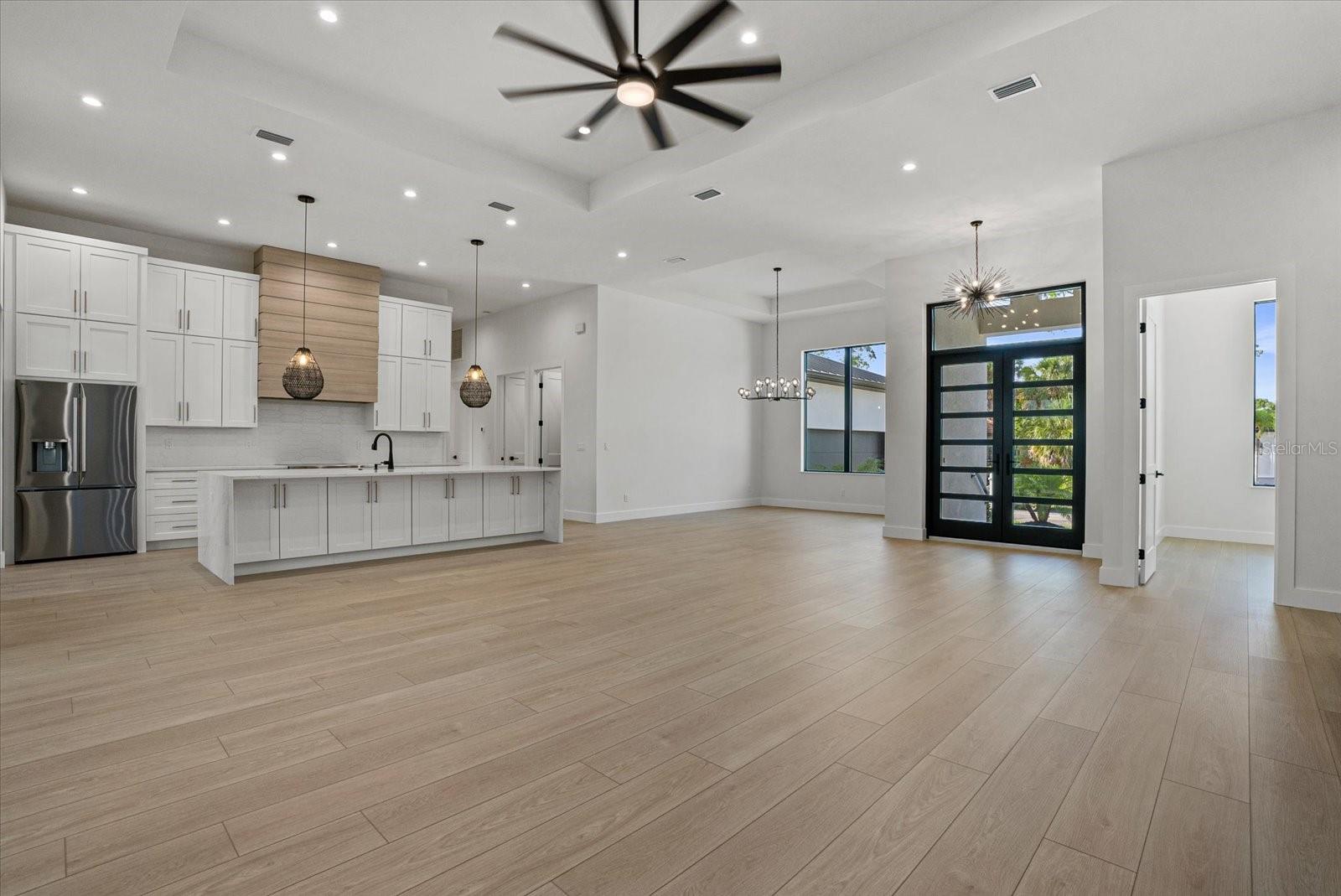 LAUREL LANDINGS ESTATES - Residential