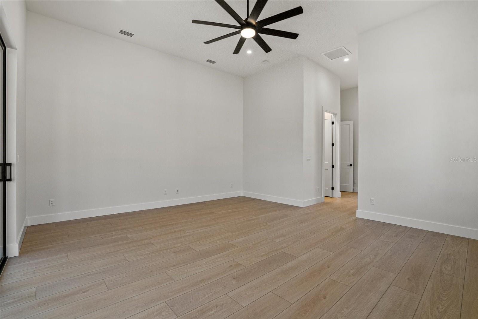 LAUREL LANDINGS ESTATES - Residential