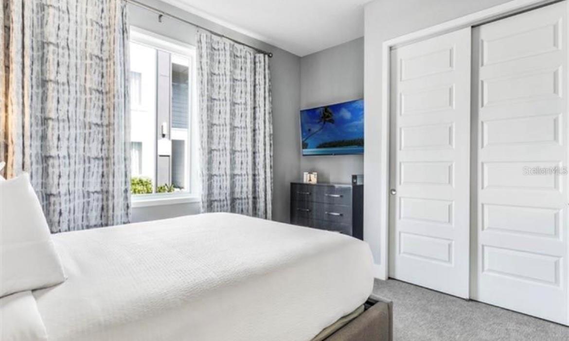 SPECTRUM AT REUNION PH 2 - Residential Lease