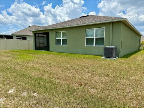 A home in LAKELAND