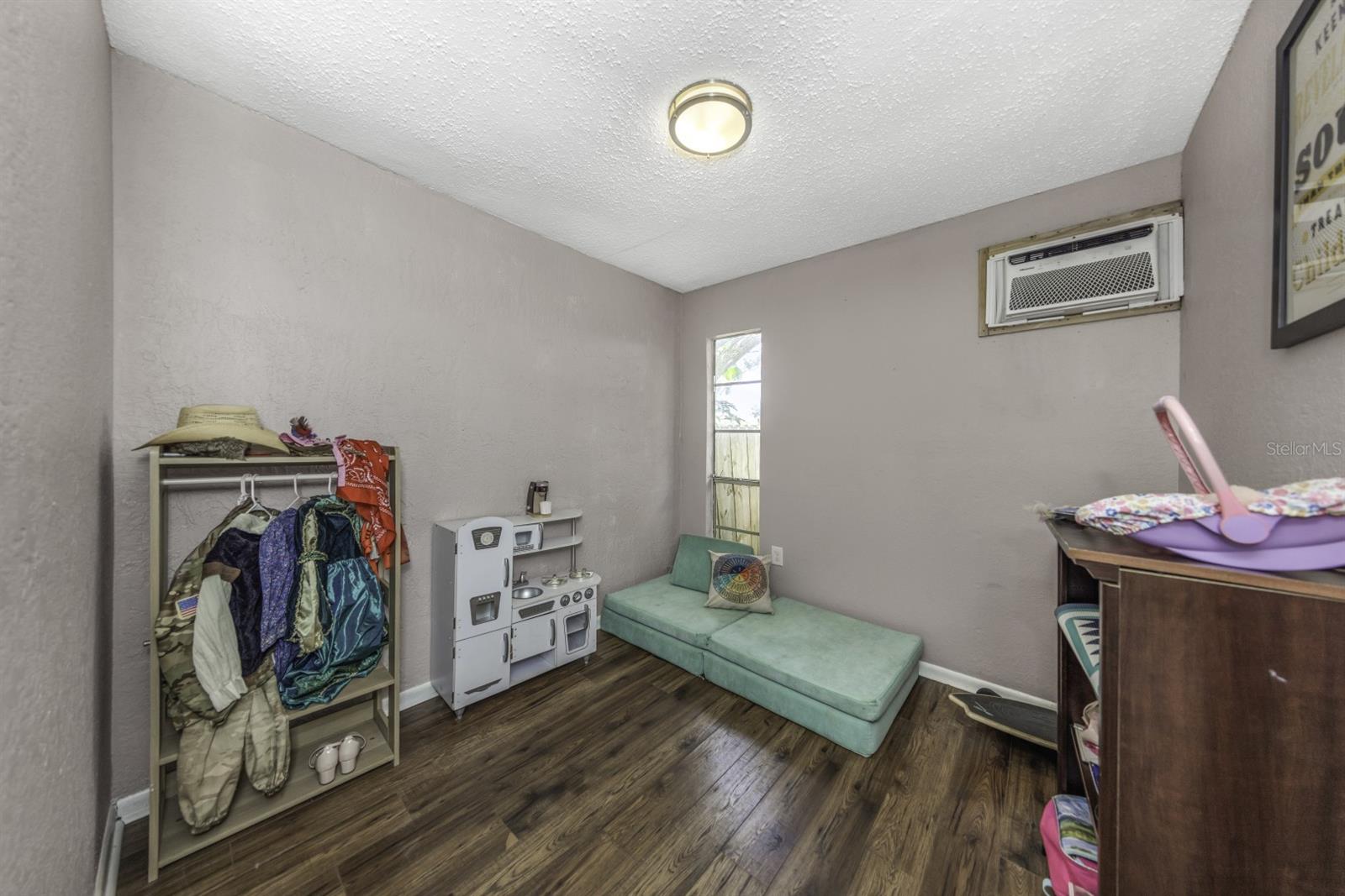 COUNTRY CLUB ADD - Residential