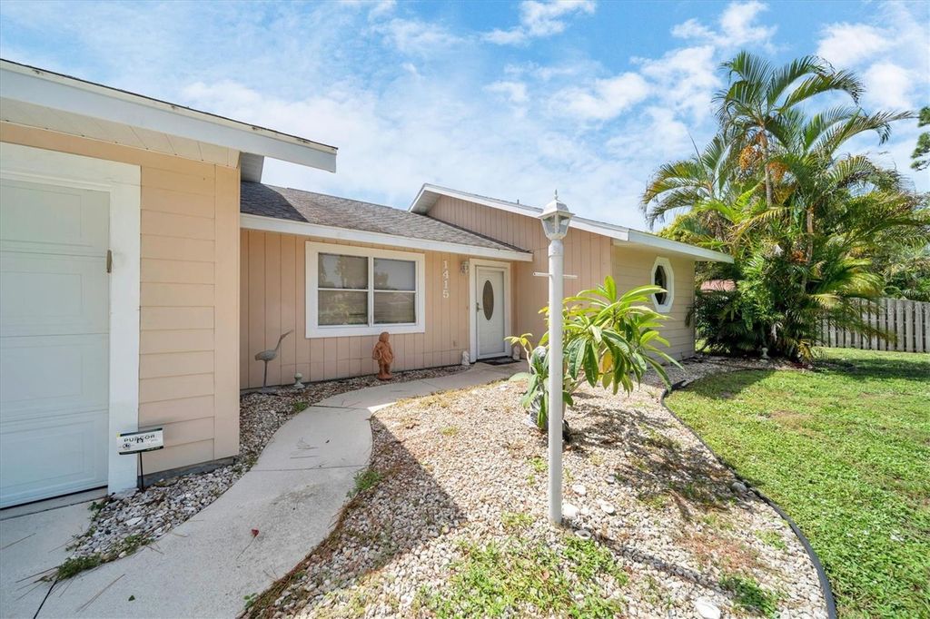 Photo of 1415 Falcon Road, Venice, FL 34293 (MLS # C7520970)