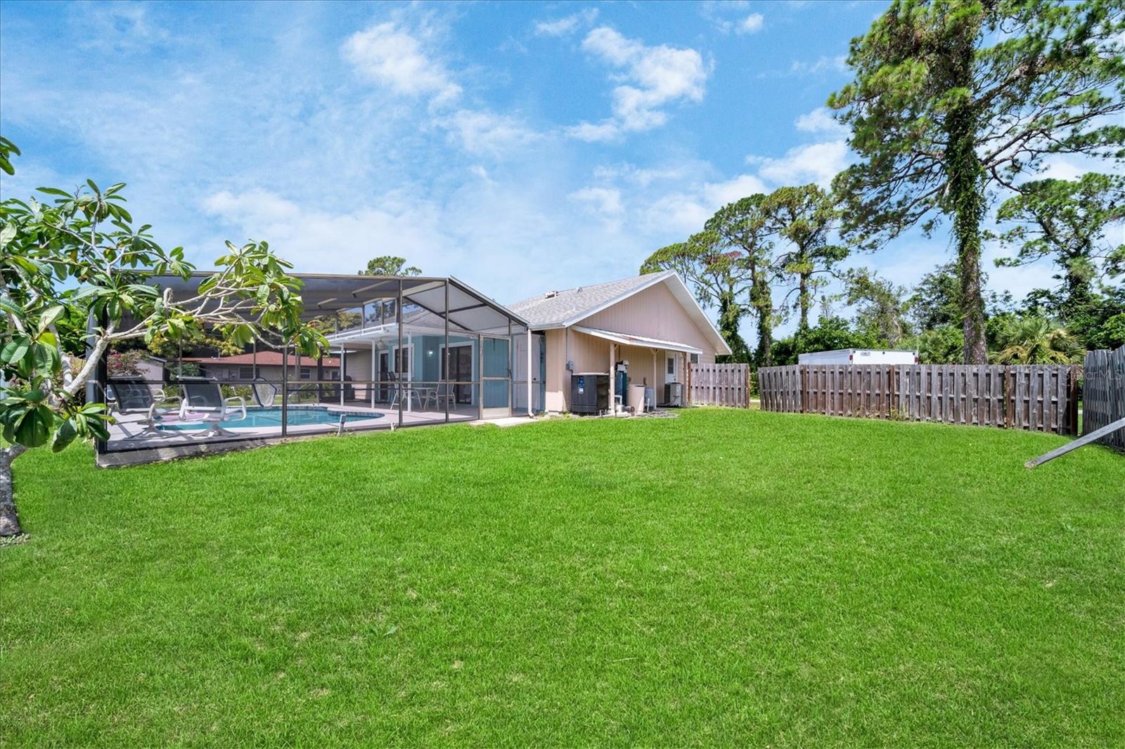 SOUTH VENICE - Residential