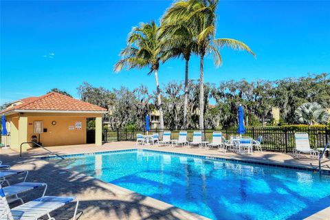 A home in PALMETTO