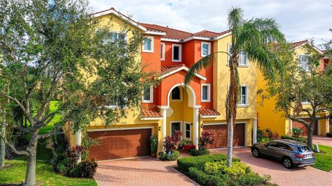 A home in PALMETTO