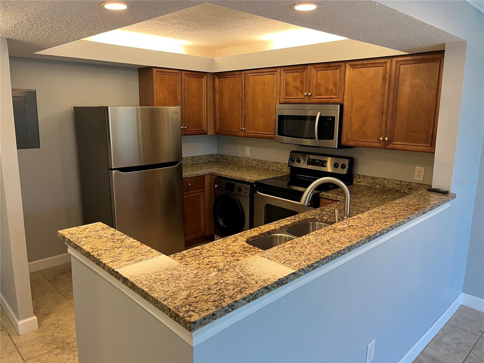 SARASOTA PALMS - Residential Lease