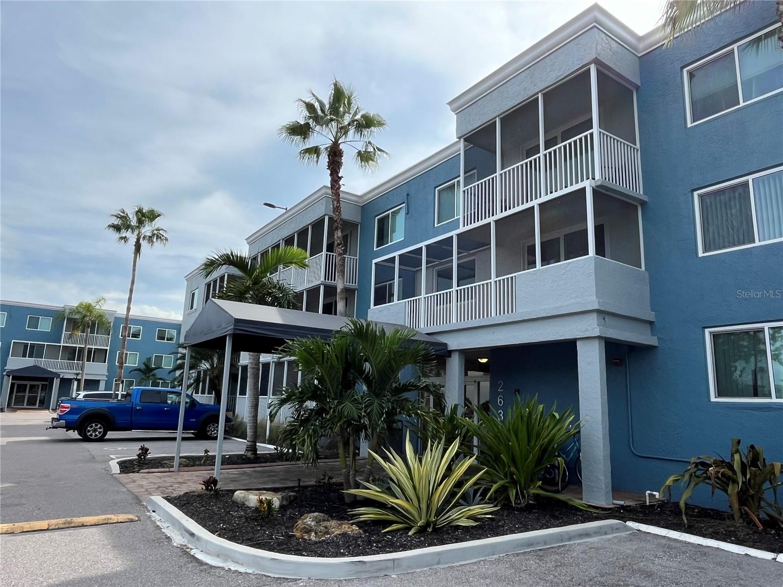 SARASOTA PALMS - Residential Lease