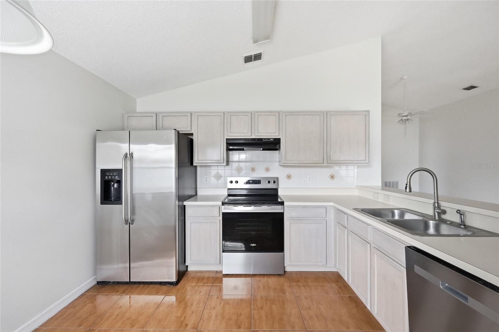 LAKEVIEW VILLAGE - Residential