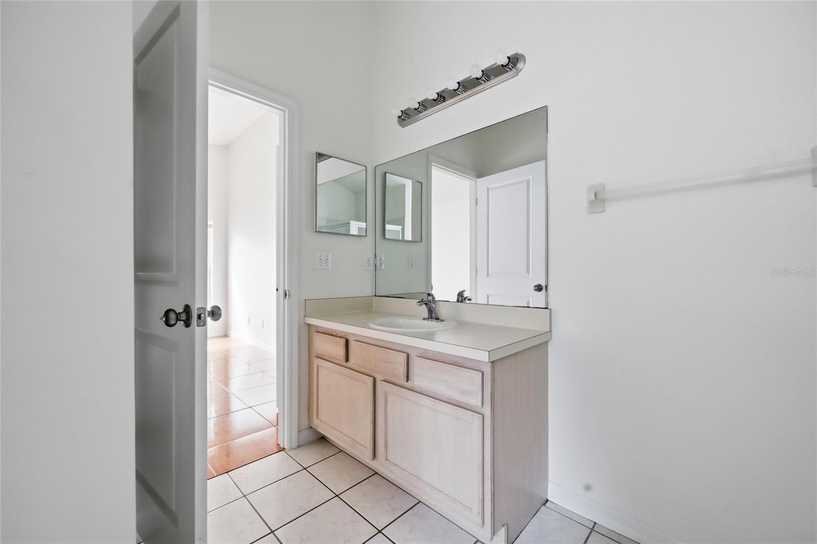 LAKEVIEW VILLAGE - Residential