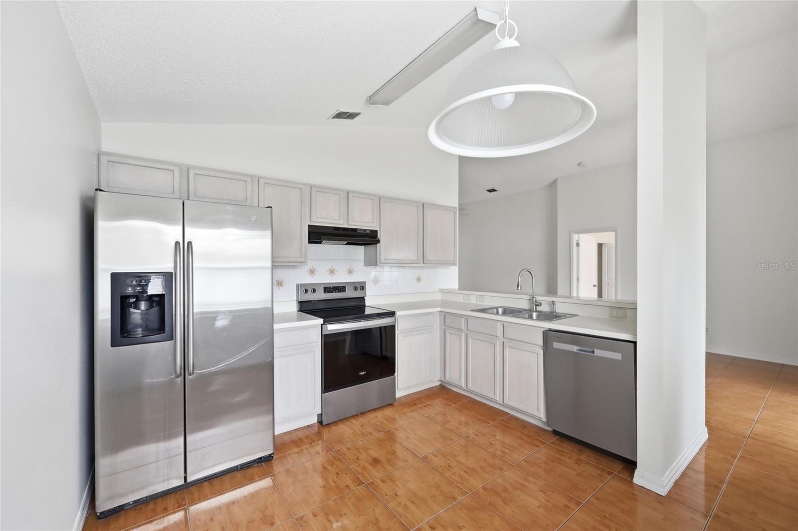 LAKEVIEW VILLAGE - Residential