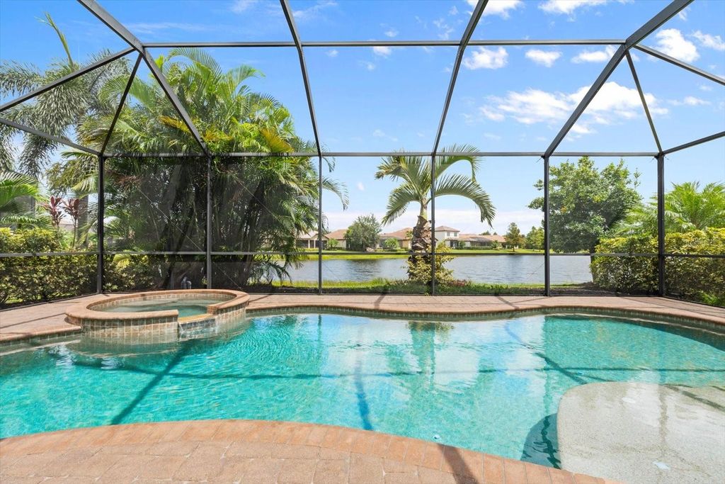 Photo of 12721 Fontana Loop, Bradenton, FL 34211 (MLS # A4668026)