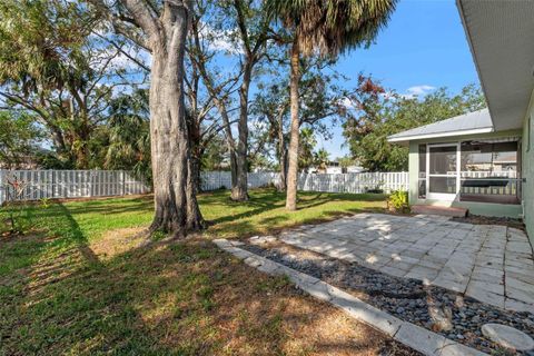 A home in ELLENTON