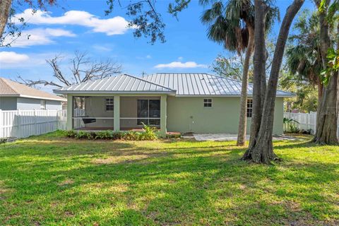 A home in ELLENTON