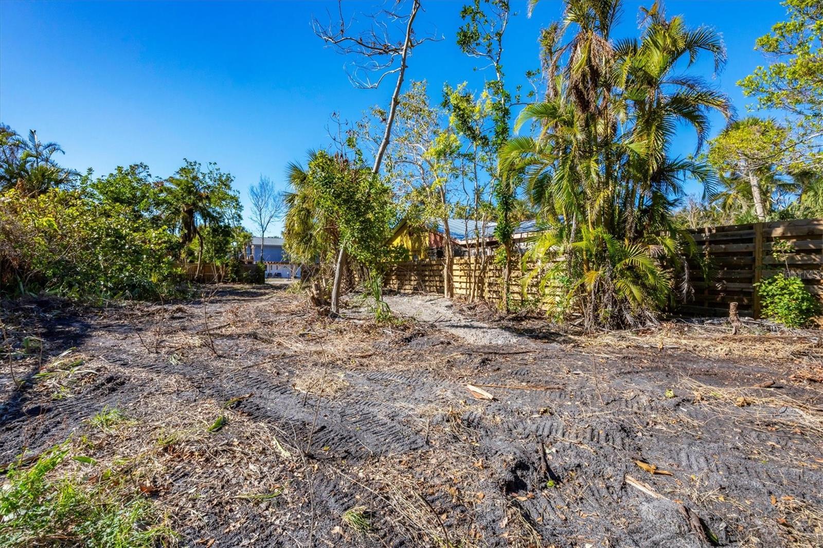 SARASOTA BEACH - Land