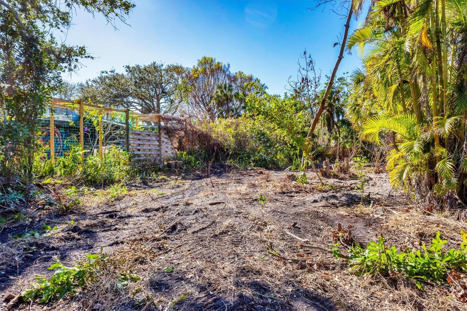 SARASOTA BEACH - Land