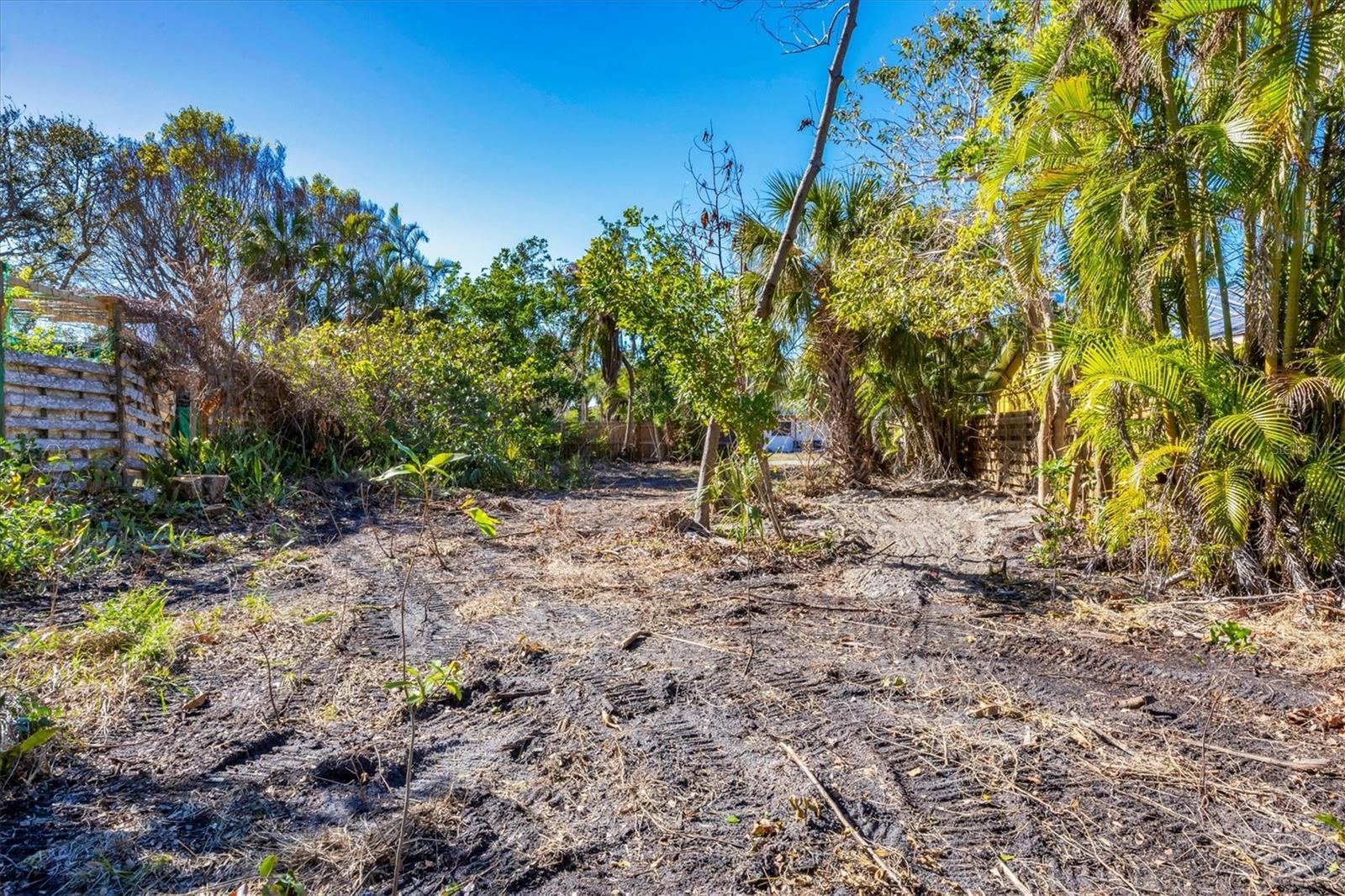 SARASOTA BEACH - Land