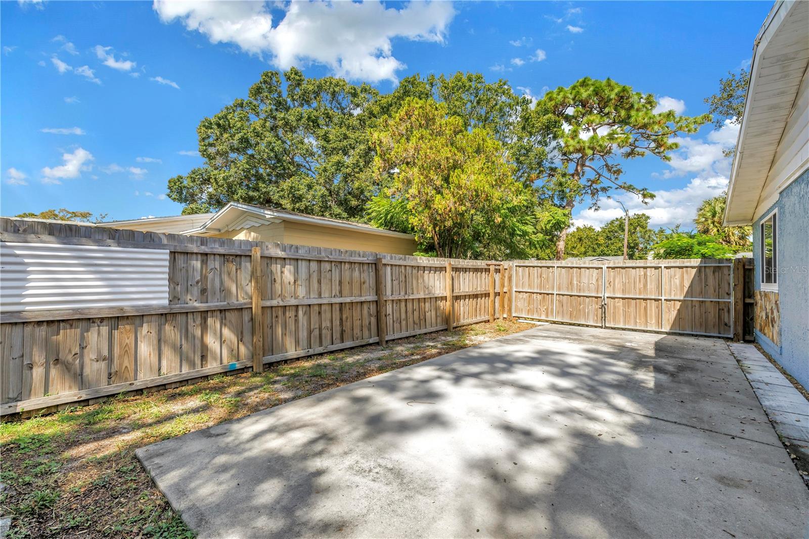 LAKE PASADENA DEV - Residential