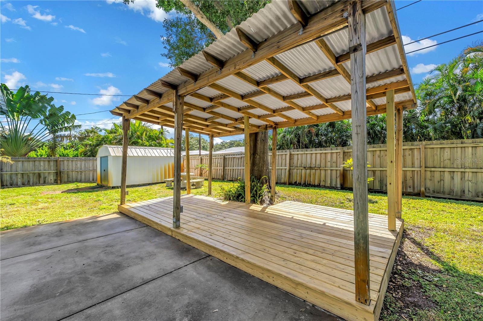 LAKE PASADENA DEV - Residential