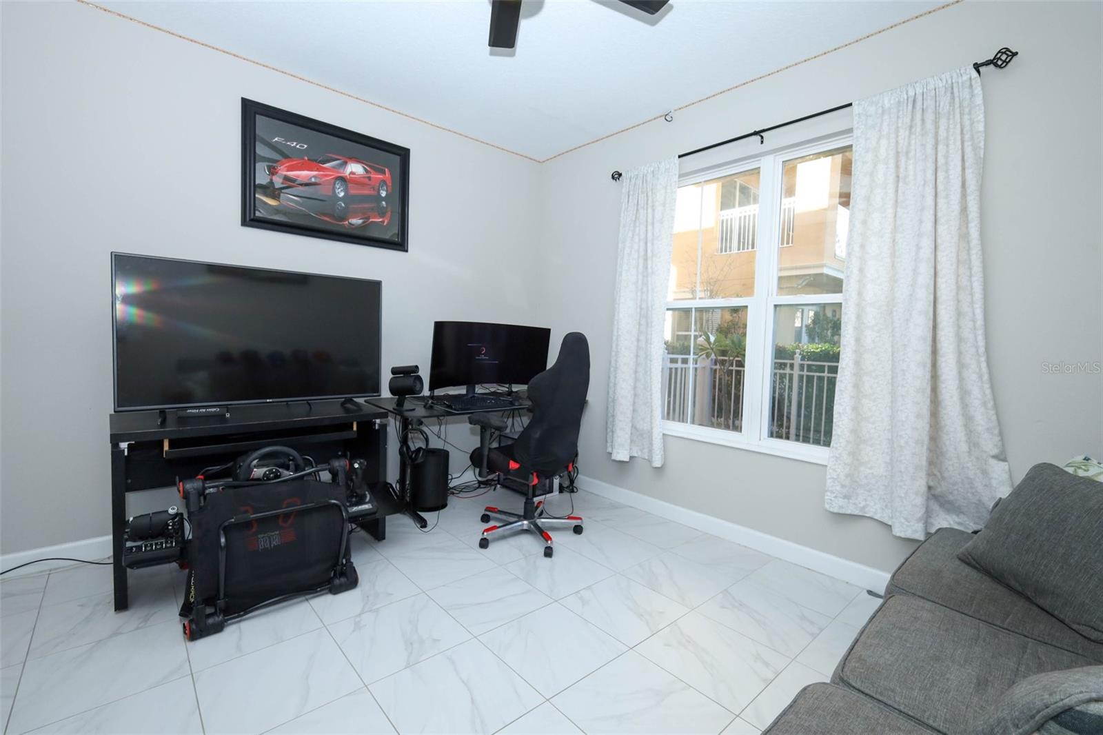 GRANDE OAKS AT HEATHROW - Residential