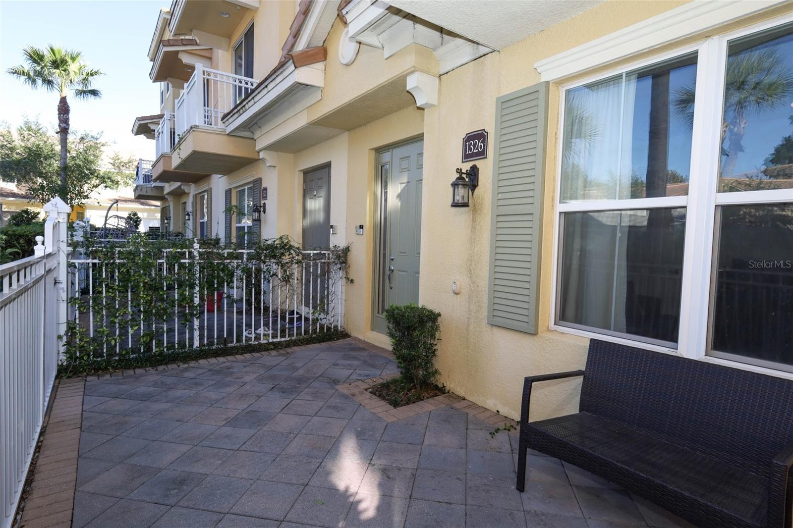 GRANDE OAKS AT HEATHROW - Residential