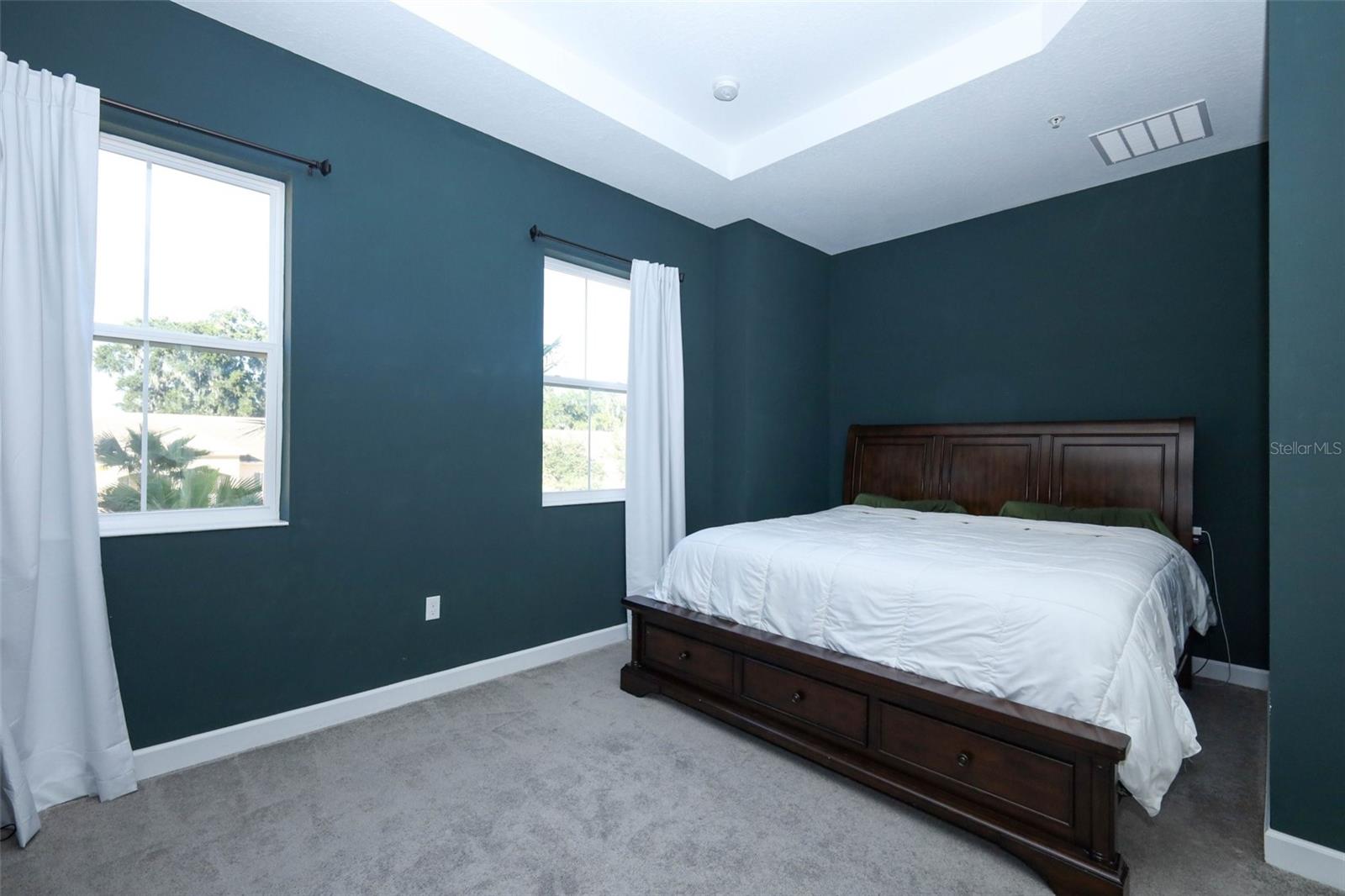 GRANDE OAKS AT HEATHROW - Residential